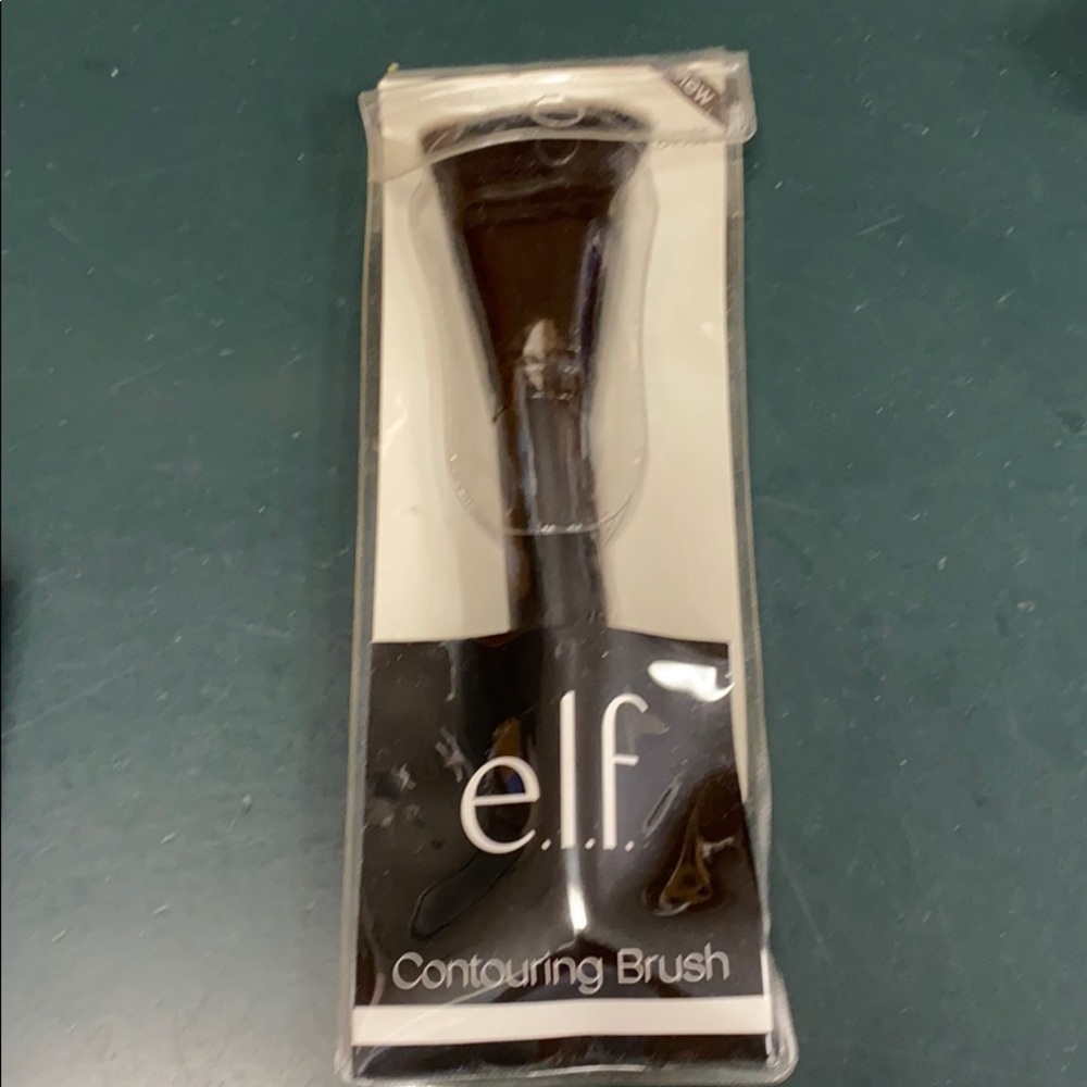 E.L.F. Contouring Brush